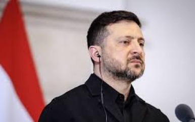 Zelensky kondigt legerhervormingen aan: hoger loon en eervol ontslag