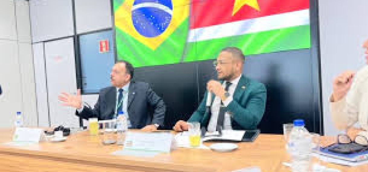 Minister Ramsaran op werkbezoek in Brazilië