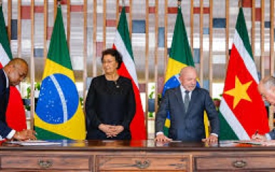 Suriname en Brazilië ondertekenen reeks samenwerkingsakkoorden