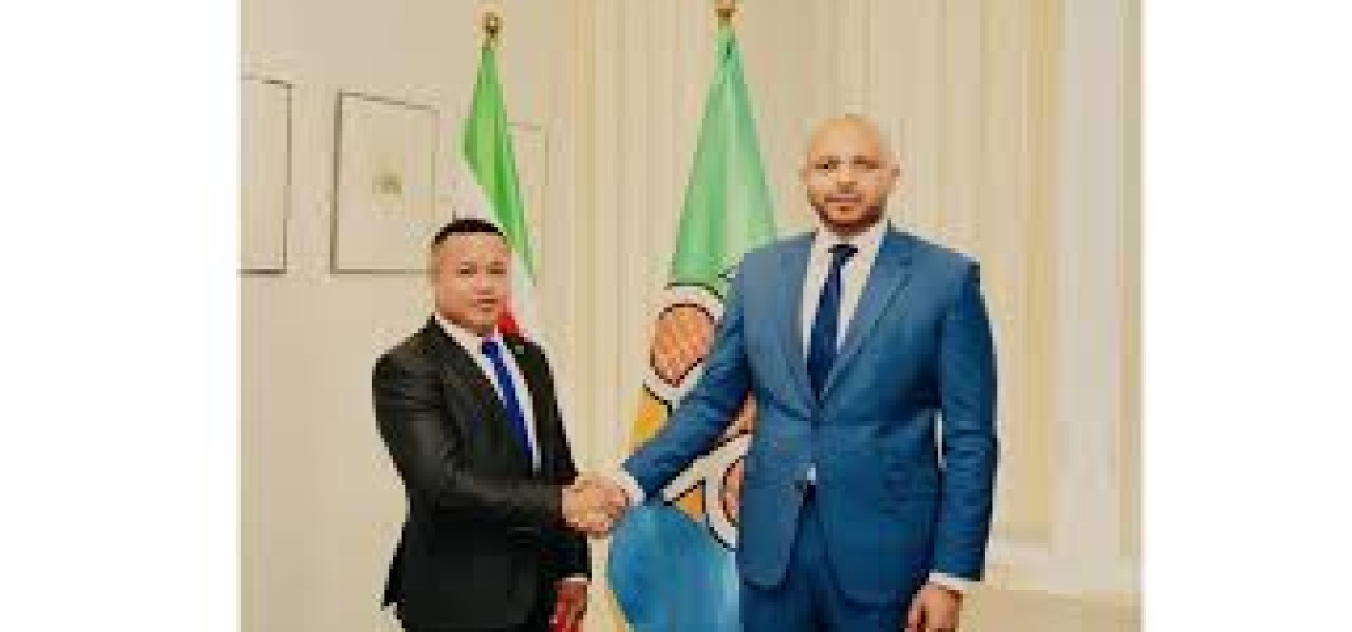 Surinaamse ambassadeur brengt bezoek aan secretaris-generaal OACPS