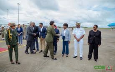 President Simons met ministersteam naar Brazilië en Dominicaanse Republiek