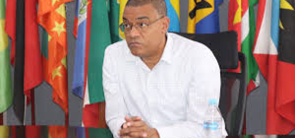 Minister Baasaron wil strengere controle op import van chemische stoffen