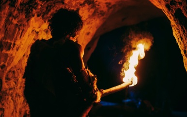Hoogleraar over sensationele vondst diep in grot: ‘Petje af voor de Neanderthaler die dit gedaan heeft’