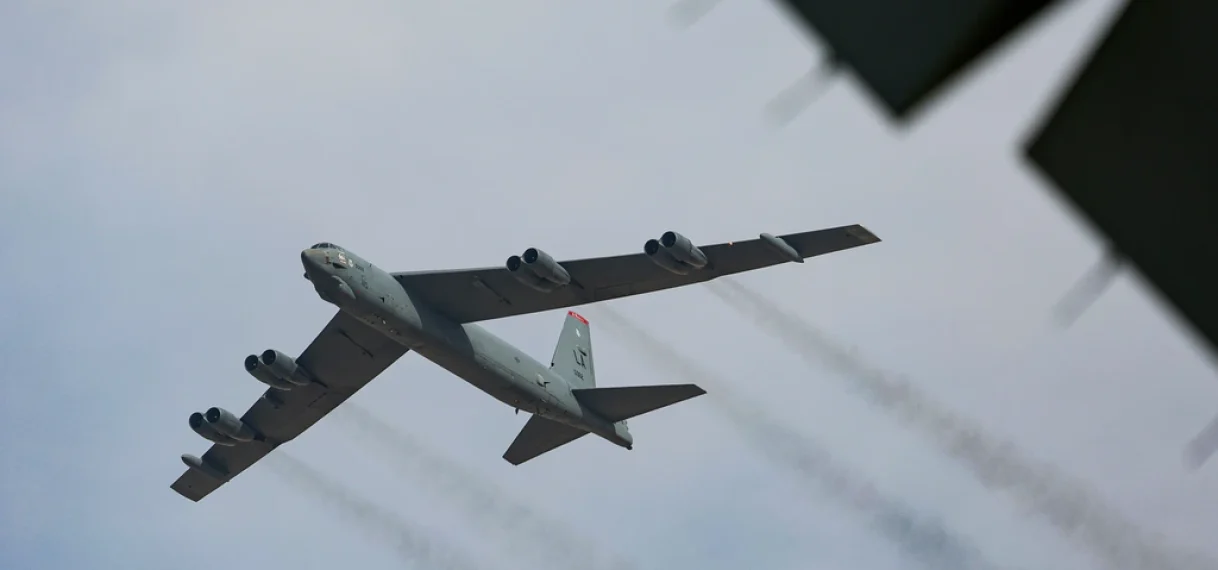 Acht doden bij crash B-52-bommenwerper in Californië