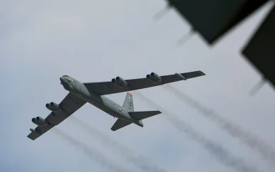 Acht doden bij crash B-52-bommenwerper in Californië