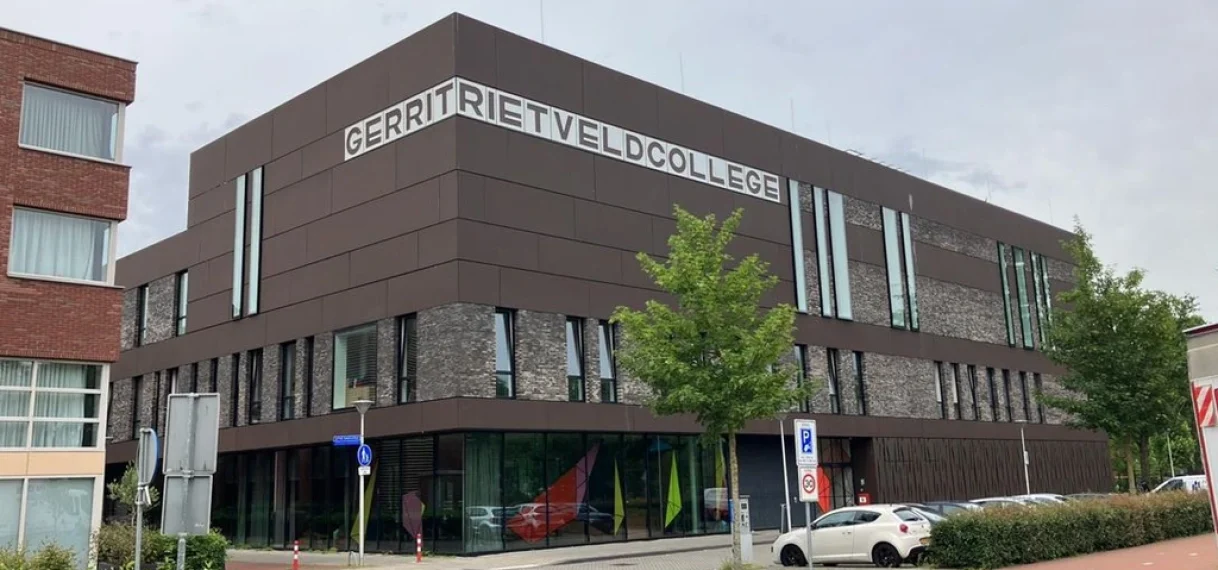 Meisje aangehouden na valse wapenmelding op school in Utrecht