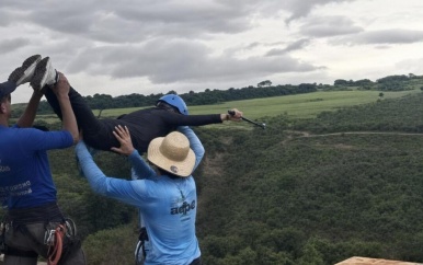 Vergeten veiligheidskoord kost 21-jarige brugspringer in Brazilië het leven