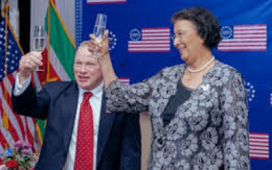 VS viert 250 jaar onafhankelijkheid en 50 jaar banden met Suriname