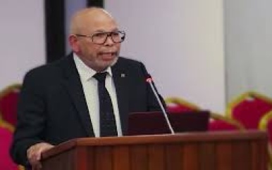 Minister Currie pleit voor meer bewustwording over AI na incident met scholieren