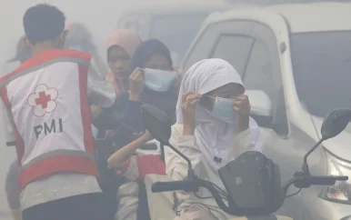Vuilstort bij Jakarta al ruim een week in brand