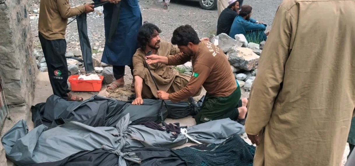 Passagiersbus stort in ravijn in Pakistan: 40 doden