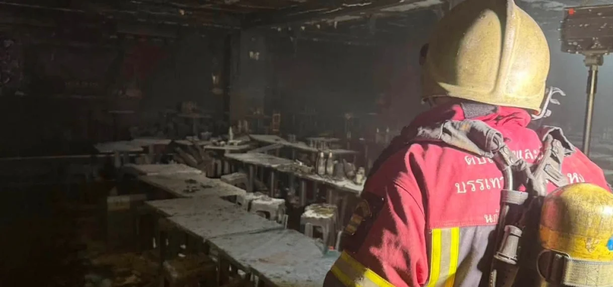 27 doden en tientallen gewonden bij brand in café Bangkok