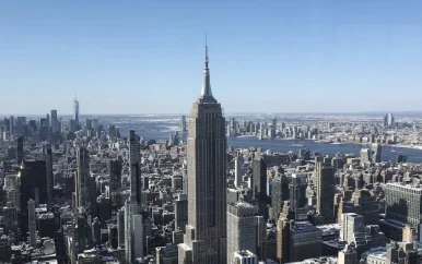 Empire State Building kleurt blauw voor huwelijk Taylor Swift en Travis Kelce