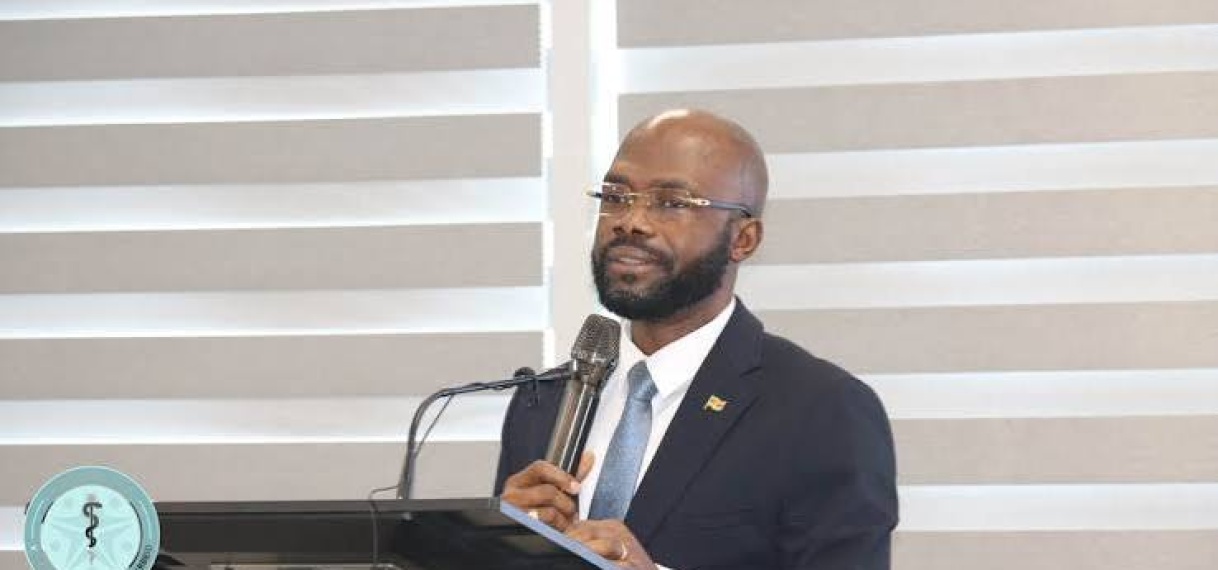 Minister Misiekaba spreekt waardering uit voor medewerkers BOG-laboratorium