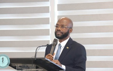 Minister Misiekaba spreekt waardering uit voor medewerkers BOG-laboratorium