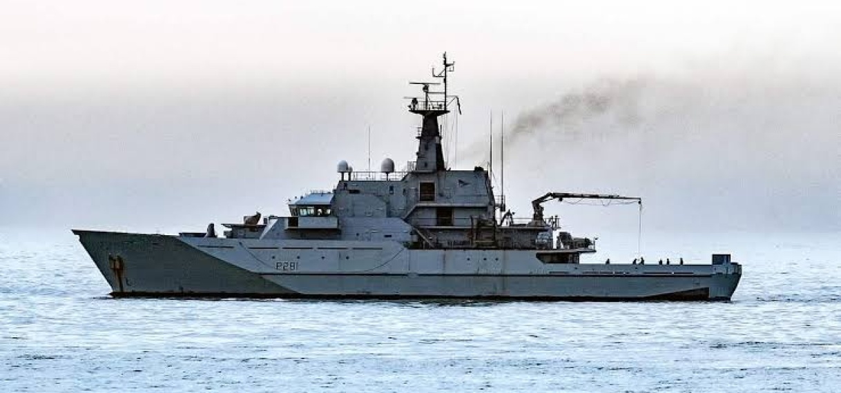 Russisch marineschip houdt schietoefening voor Britse kust