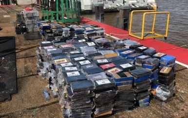 Twee boten vol cocaine bij Suriname onderschept