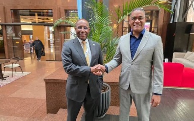 Minister Baasaron versterkt economische samenwerking tijdens bezoeken aan Uruguay, Panama en Peru