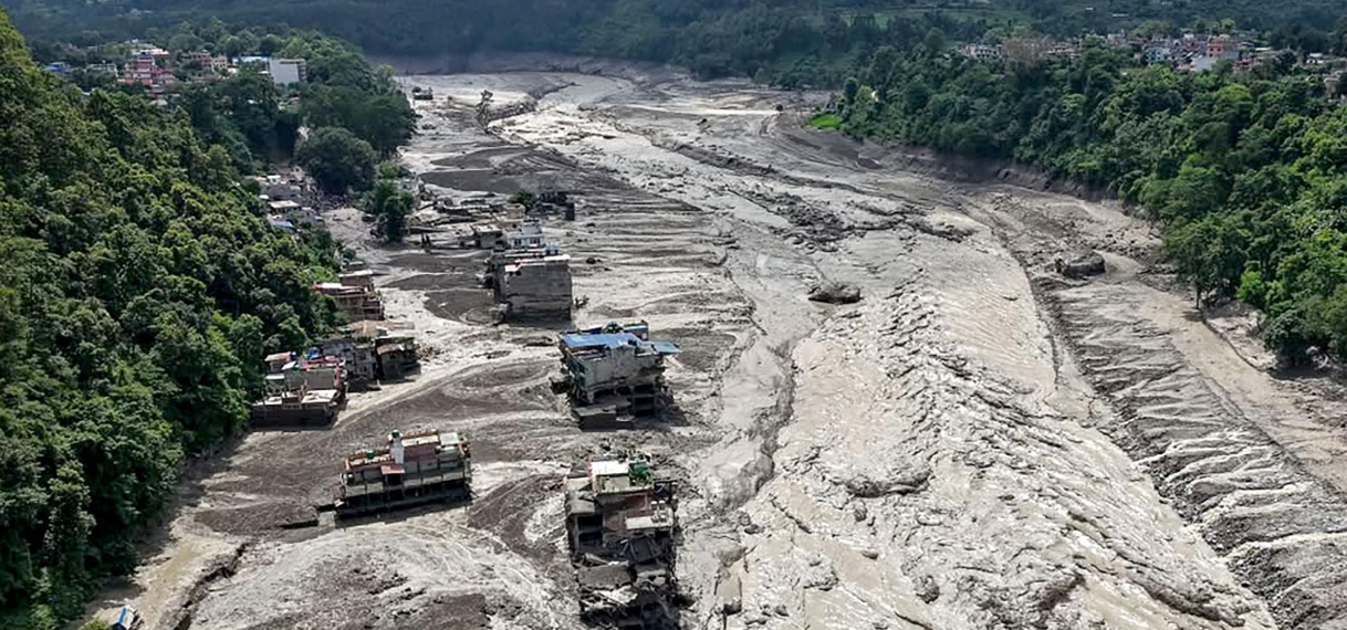 Aantal vermisten Nepal loopt op tot 1.400 na verwoestende vloedgolf