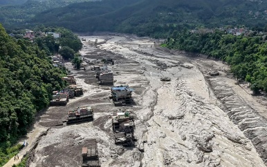 Aantal vermisten Nepal loopt op tot 1.400 na verwoestende vloedgolf