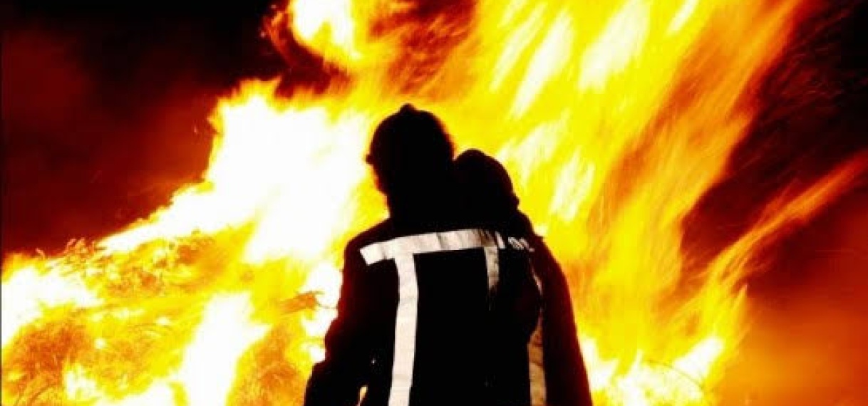 Houten woning aan Tangibaweg volledig afgebrand