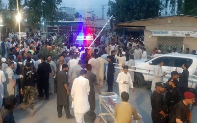 Zeker 14 doden bij zelfmoordaanslag in Pakistan