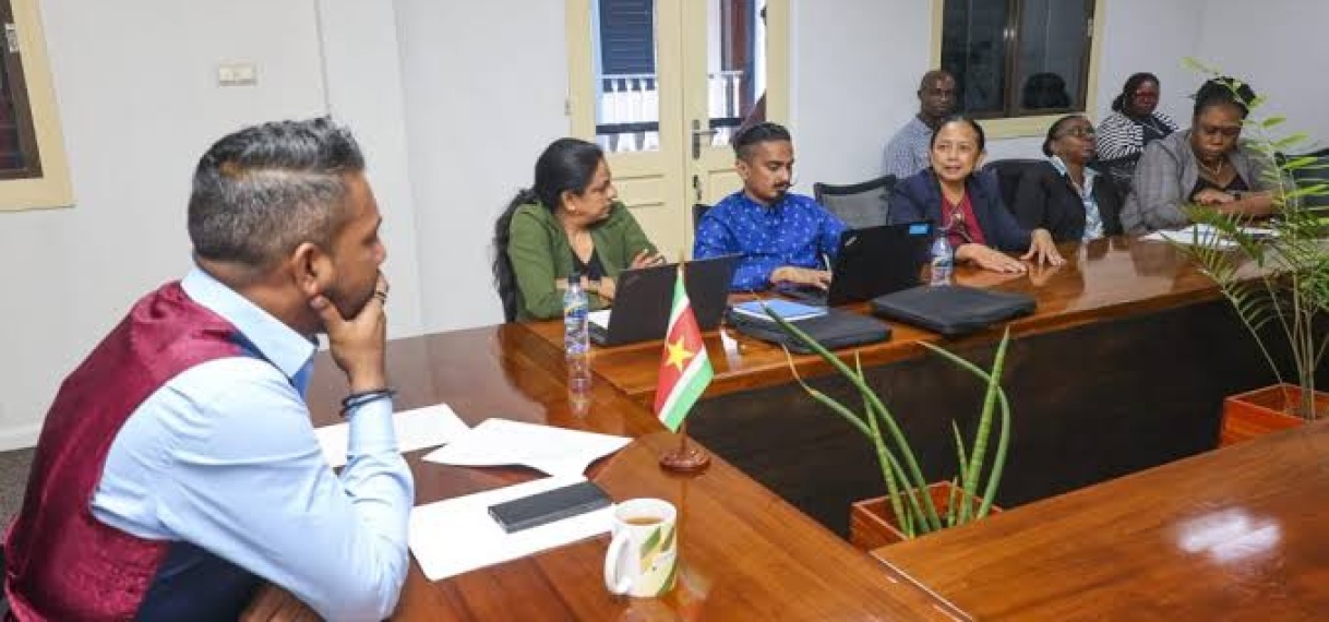 Minister Monorath bespreekt verzelfstandiging BuFaZ