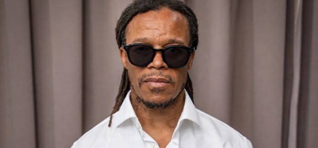 Edgar Davids wordt ambassadeur van SV Coronie Boys en zet netwerk in voor clubontwikkeling