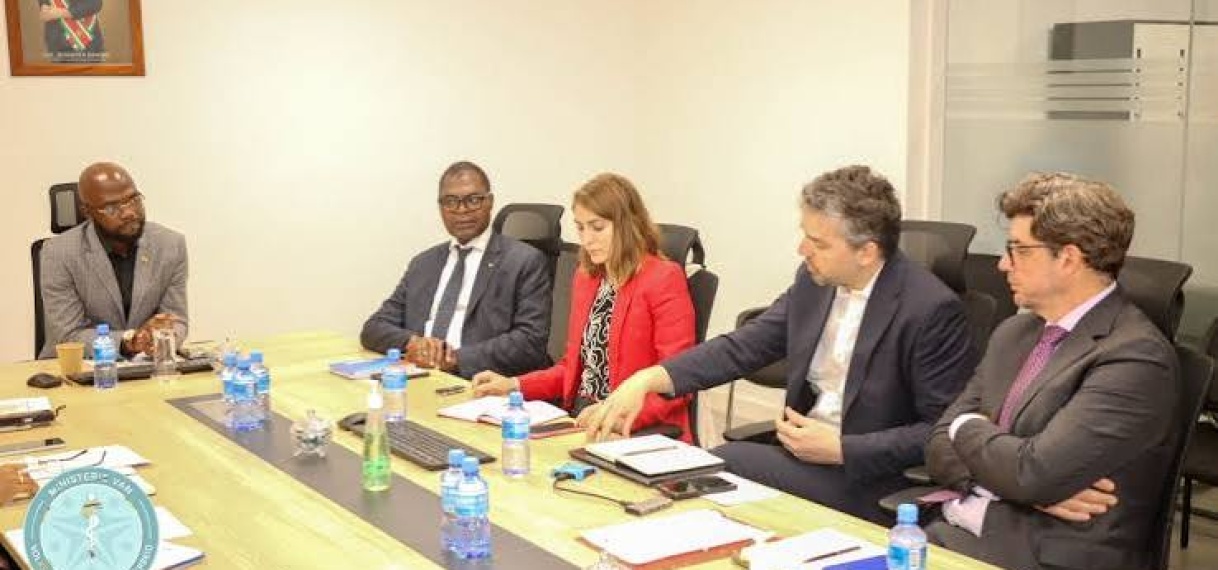 Internationale missie versterkt tabaksontmoediging en aanpak Illegale Tabakshandel in Suriname