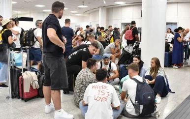 UPDATE: Vulkaan Etna ontregelt vliegverkeer op Sicilië opnieuw