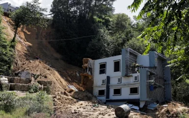 Noodweer in India en Nepal: meer dan honderd doden