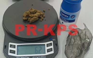 Vermoedelijke hasj aangetroffen in roll-on deodorant tijdens arrestantenbezoek