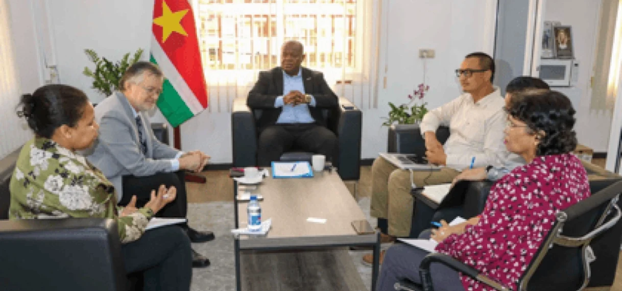 Suriname en Canada bespreken samenwerking rond verkiezingen