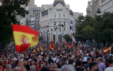 Honderdduizenden Spanjaarden demonstreren tegen aanpak crisis Ceuta