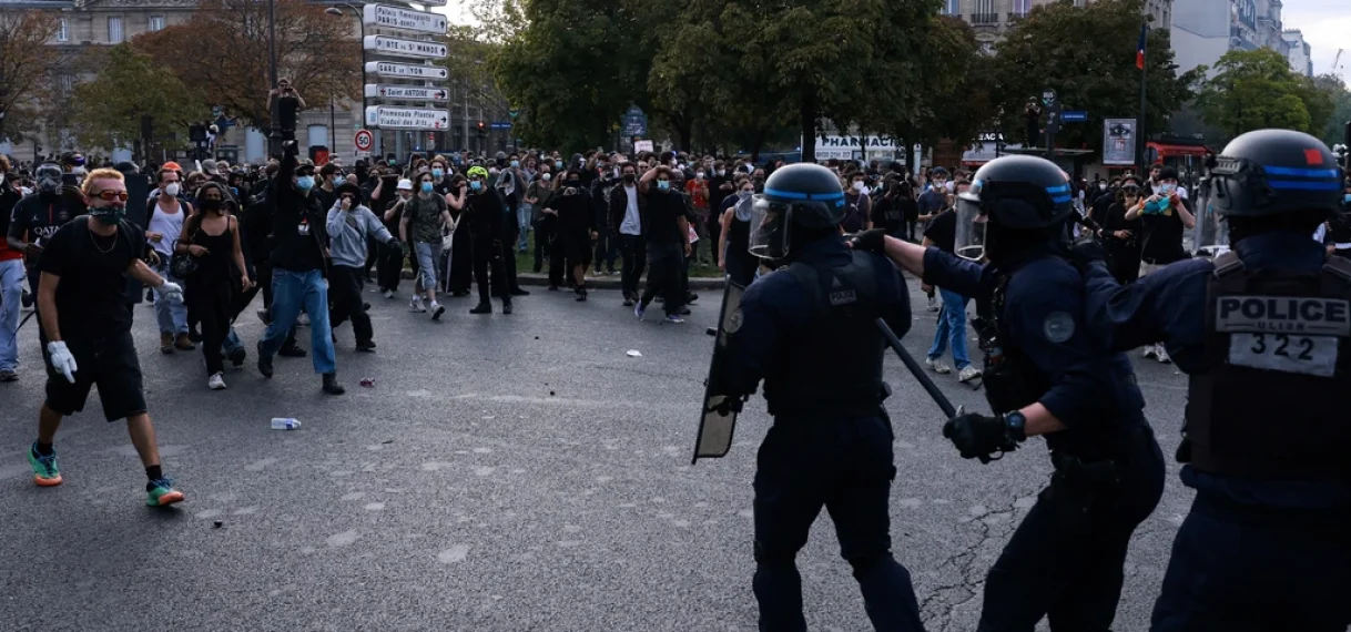 UPDATE: Franse politie stopt tijdelijk met flitsgranaten bij scholierenprotesten
