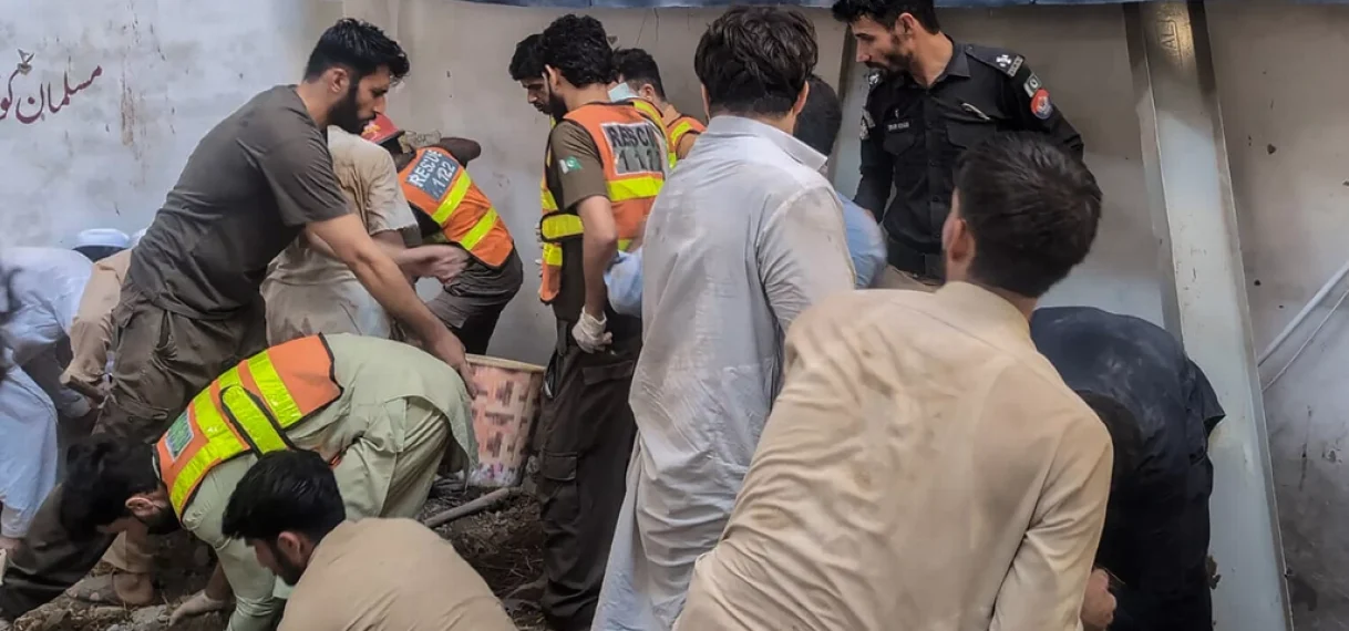 Zeker 33 doden bij instorten school in Pakistan