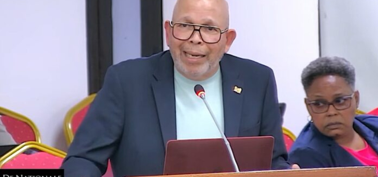 Minister Currie: “We kunnen ons niet permitteren aanpassingen te doen, maar de koers niet stabiel te kunnen houden”