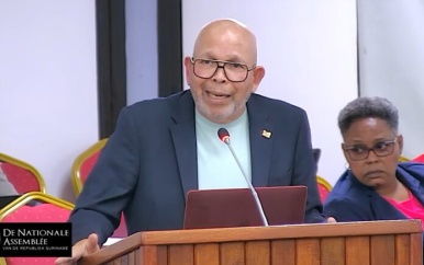 Minister Currie: “We kunnen ons niet permitteren aanpassingen te doen, maar de koers niet stabiel te kunnen houden”