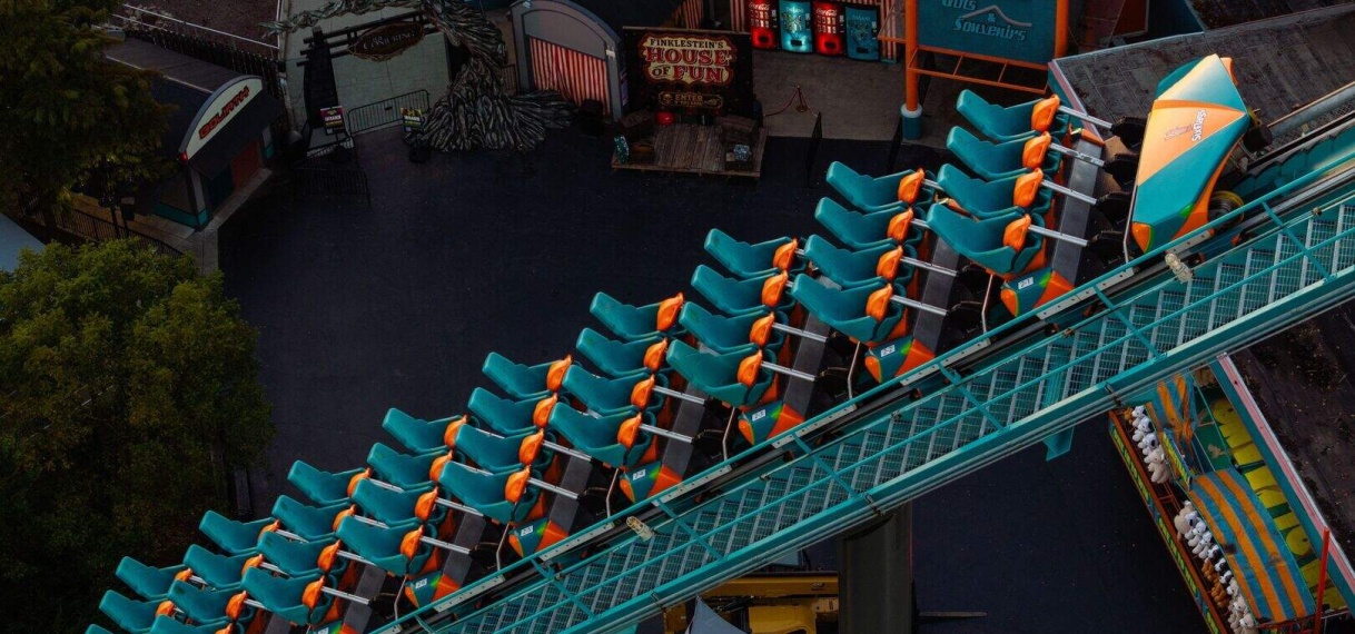 Six Flags plaatst veiligheidsgordels in achtbanen na dodelijk ongeluk