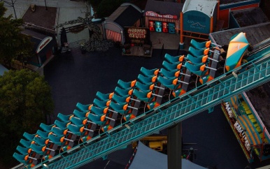 Six Flags plaatst veiligheidsgordels in achtbanen na dodelijk ongeluk