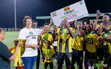 President Simons reikt President’s Cup 2026 uit aan Voorwaarts