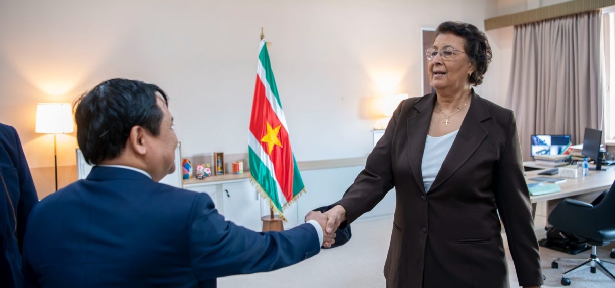 Suriname en Vietnam willen economische banden versterken