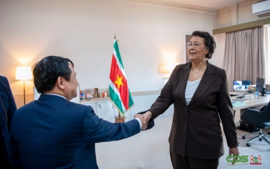 Suriname en Vietnam willen economische banden versterken