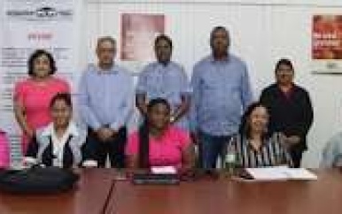 SPWE leidt zes nieuwe Small Business Coaches op