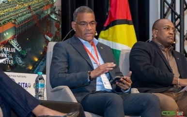 Minister Baasaron: betrouwbare veerverbinding cruciaal voor handel met Guyana