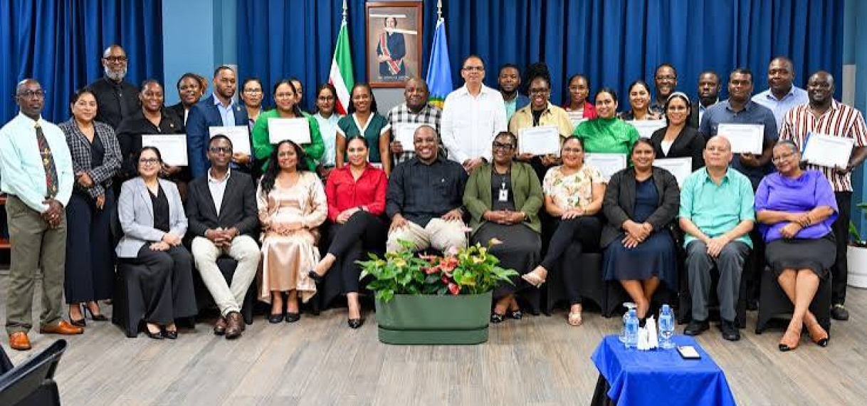 Bouva: betere dienstverlening aan Surinamers bij ambassades en consulaten