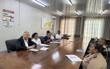 TotalEnergies Suriname wisselt van gedachten met Commissariaat Saramacca